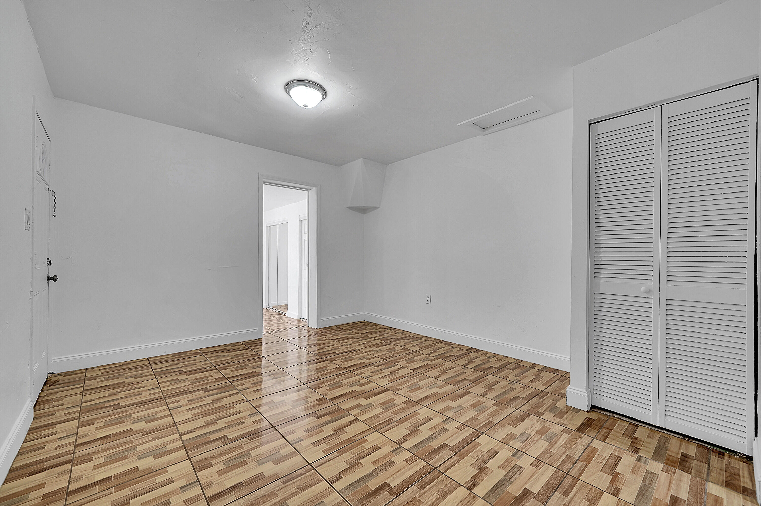 ARCH CREEKS ESTATES - Residential Lease