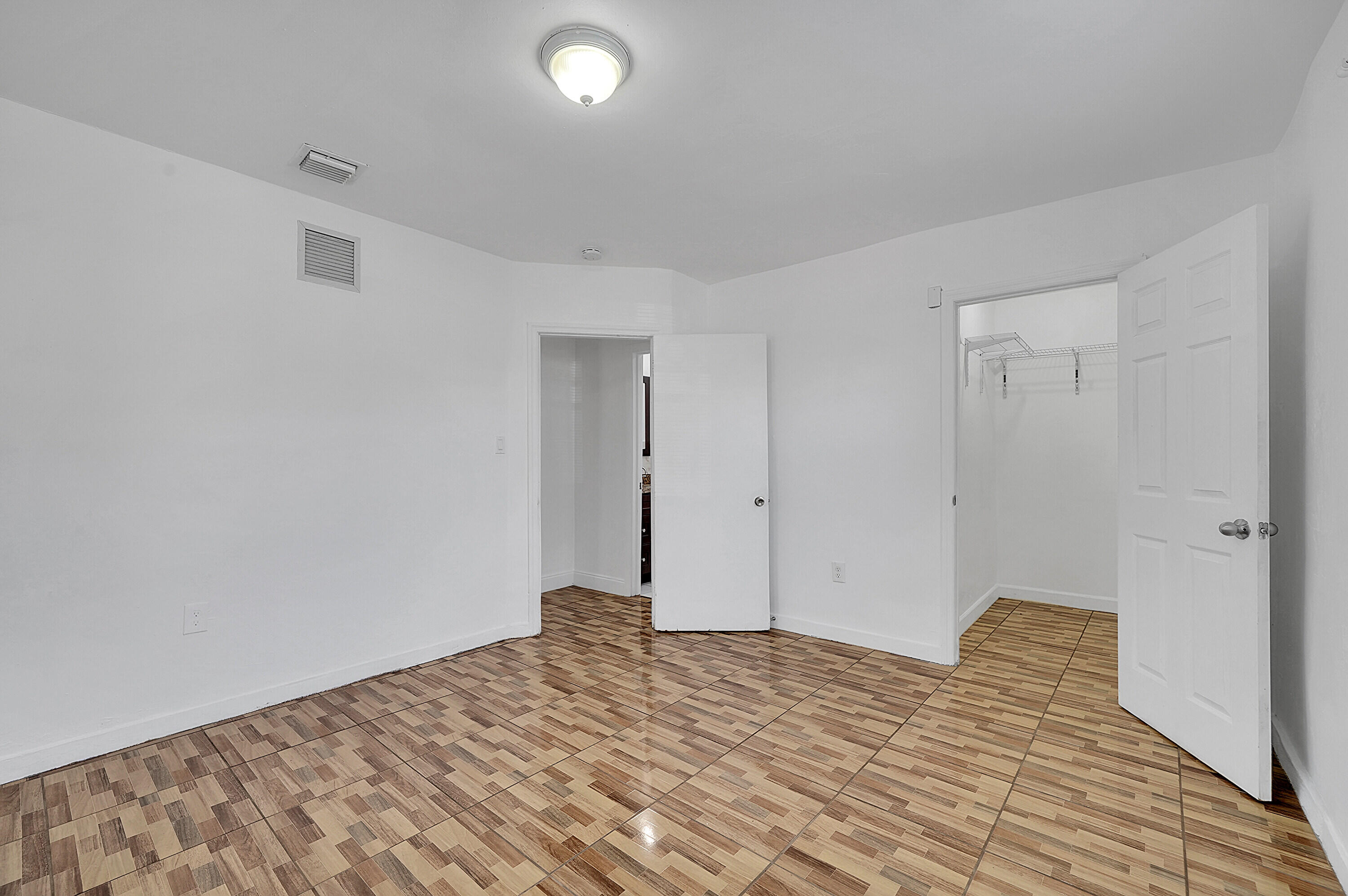 ARCH CREEKS ESTATES - Residential Lease