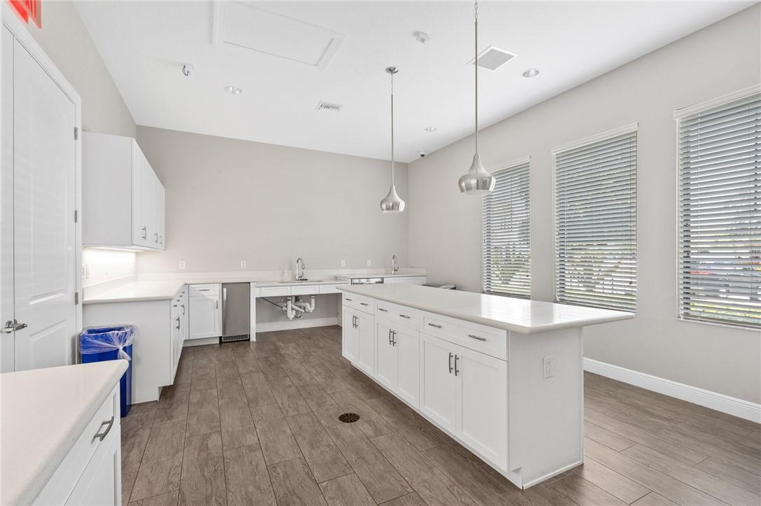 Coral Lago 182-31 B - Residential