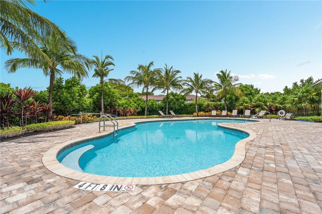 Coral Lago 182-31 B - Residential