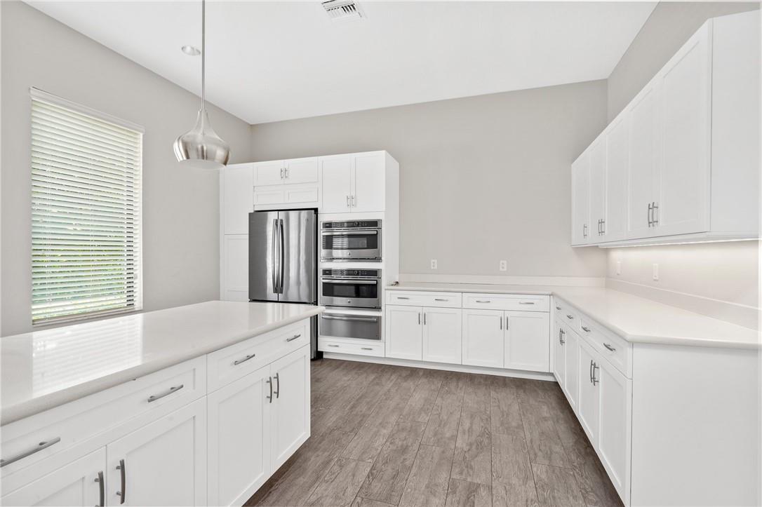 Coral Lago 182-31 B - Residential