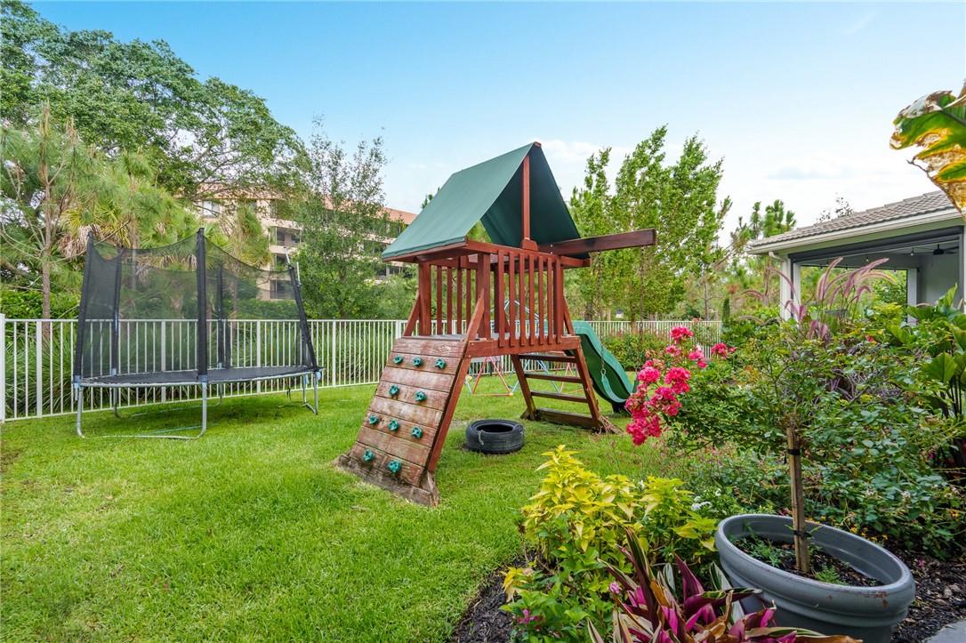 Coral Lago 182-31 B - Residential