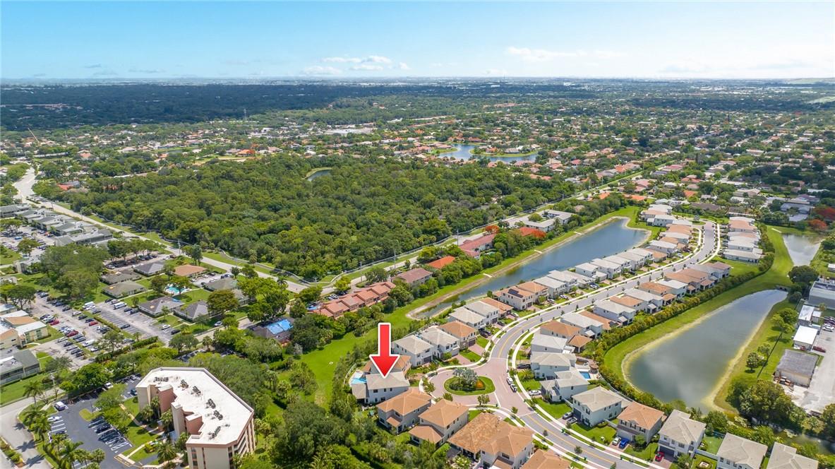 Coral Lago 182-31 B - Residential