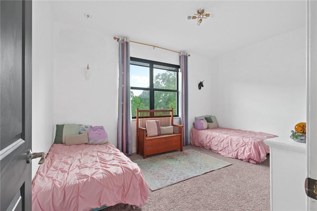 Coral Lago 182-31 B - Residential