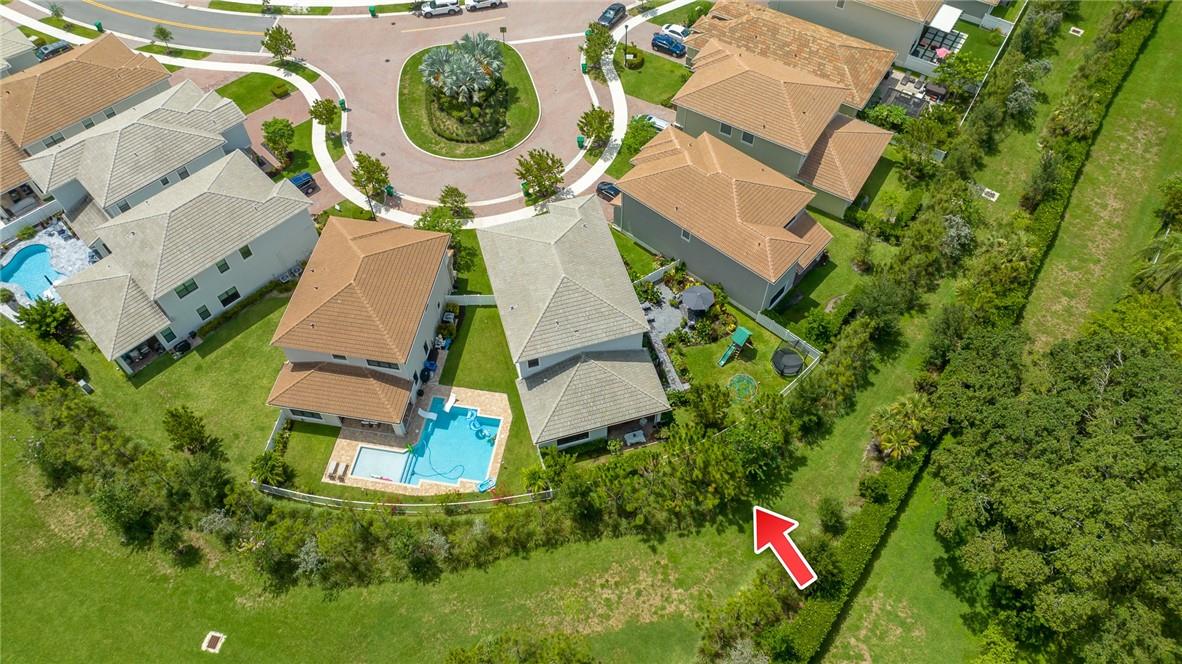 Coral Lago 182-31 B - Residential