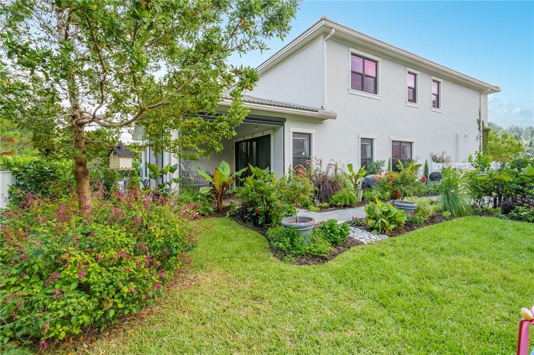 Coral Lago 182-31 B - Residential