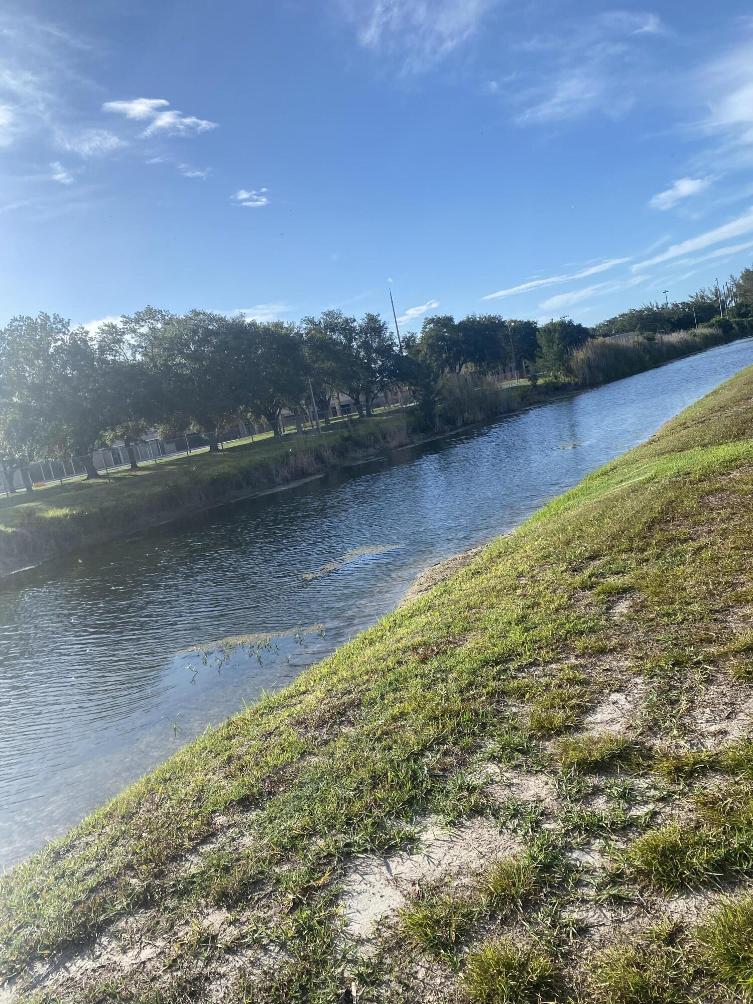 VILLAGE OF SANDALWOOD LAKES 3 - Residential