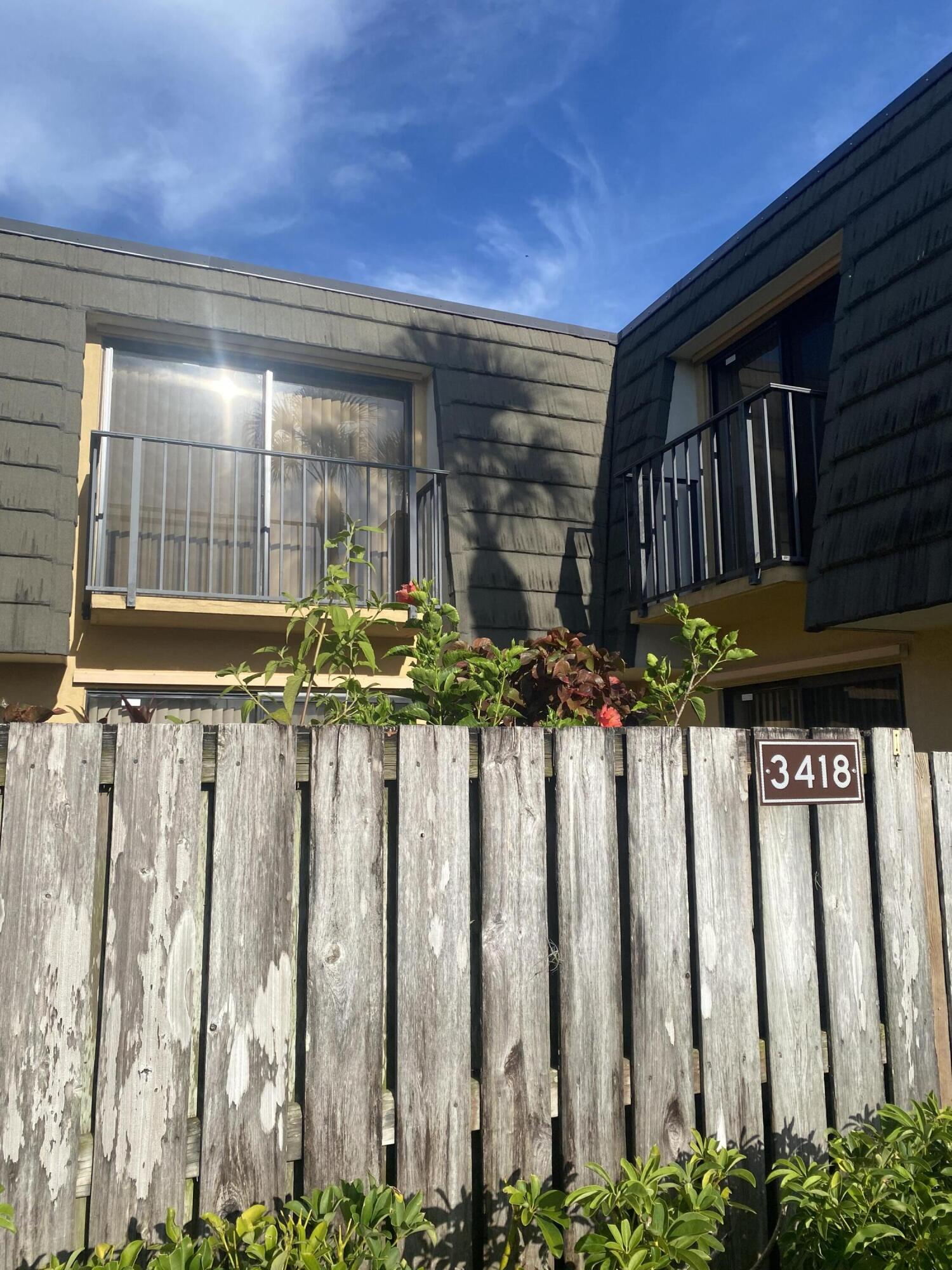 VILLAGE OF SANDALWOOD LAKES 3 - Residential