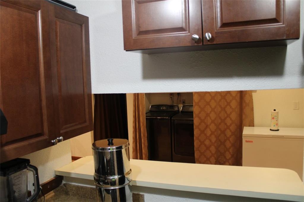OVERTOWN VILLAS - Residential