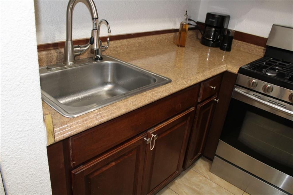 OVERTOWN VILLAS - Residential