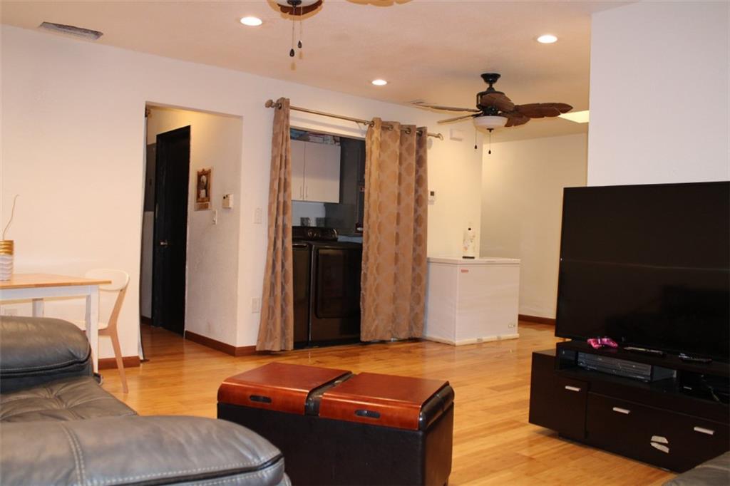 OVERTOWN VILLAS - Residential