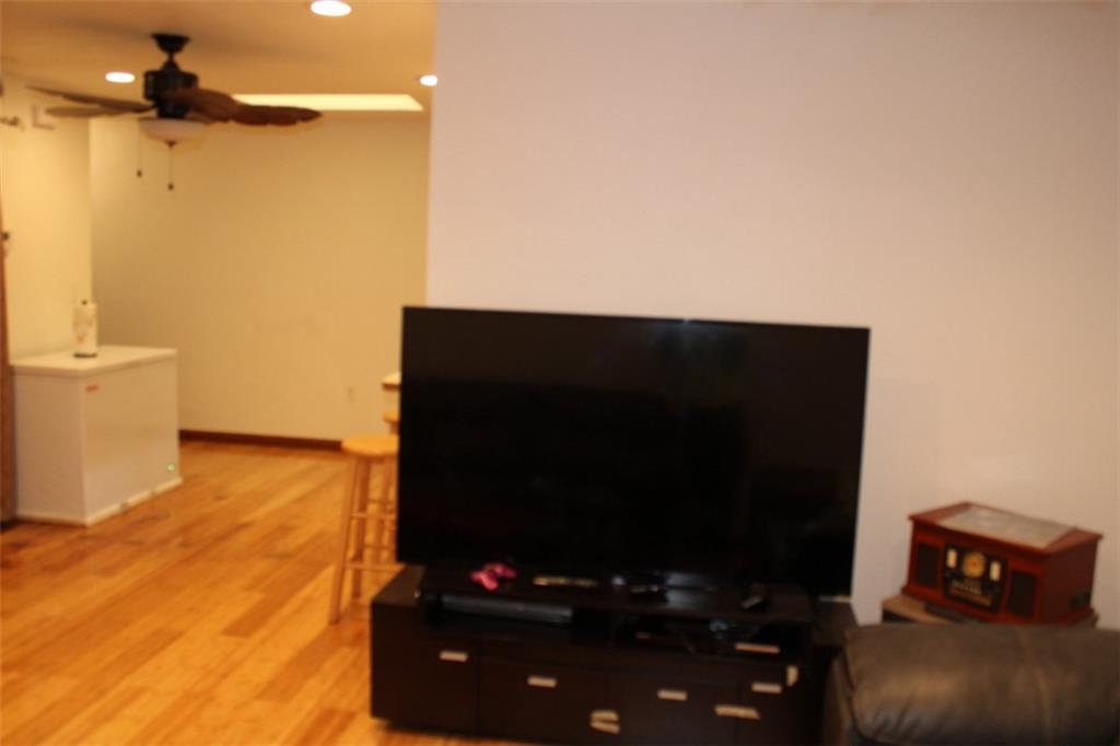 OVERTOWN VILLAS - Residential