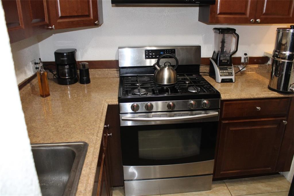 OVERTOWN VILLAS - Residential
