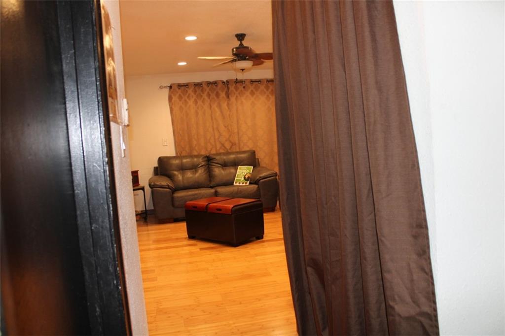 OVERTOWN VILLAS - Residential
