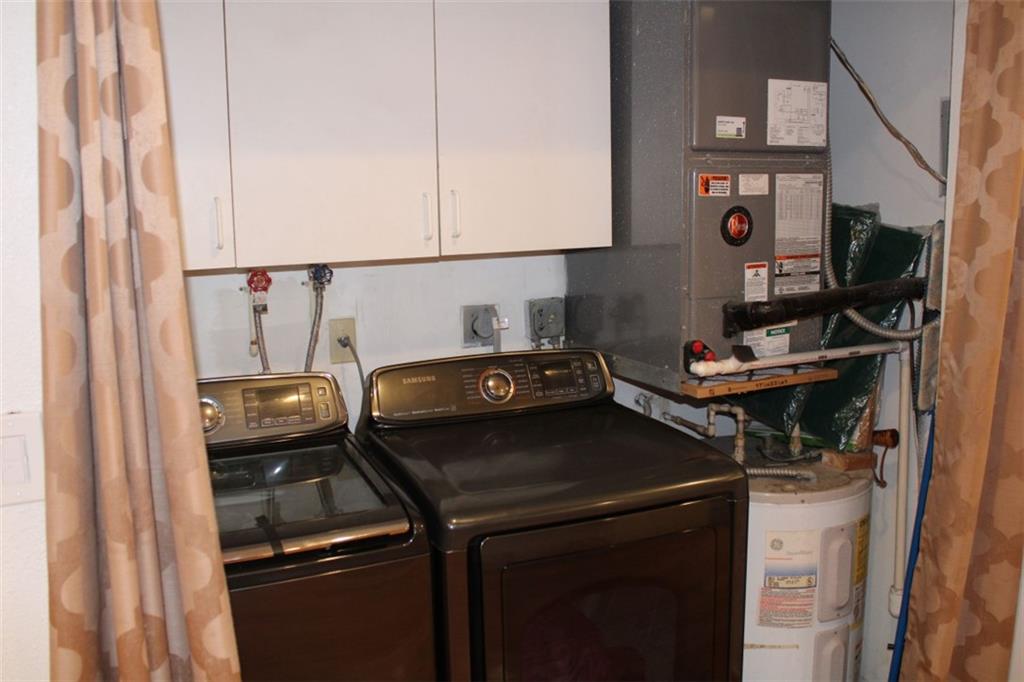 OVERTOWN VILLAS - Residential