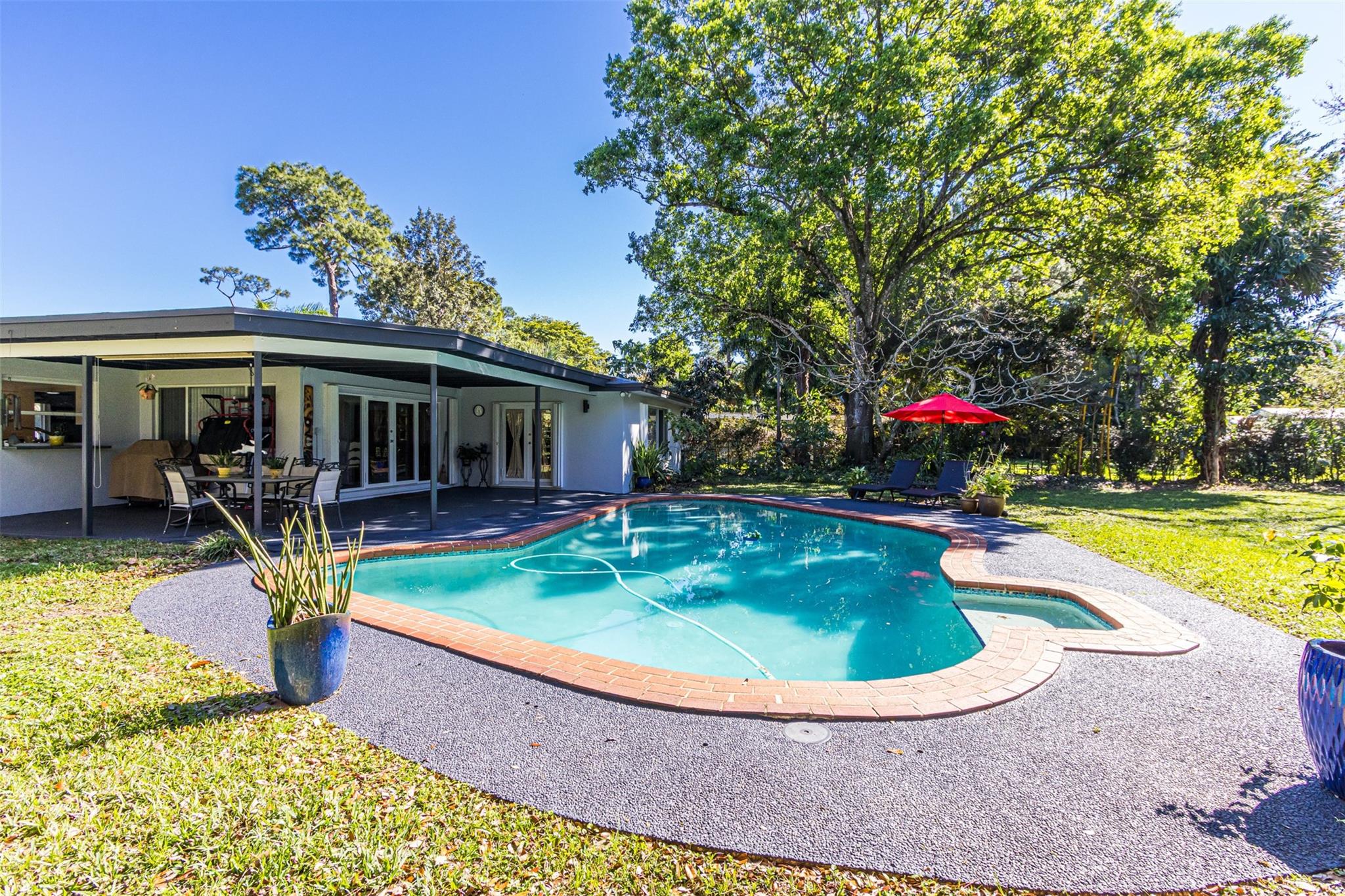 Country Club Estates - Residential