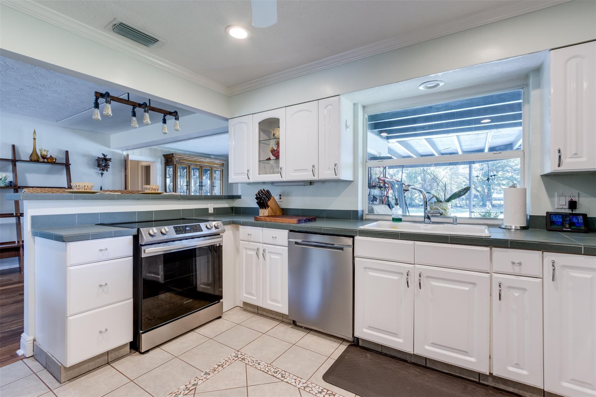Country Club Estates - Residential