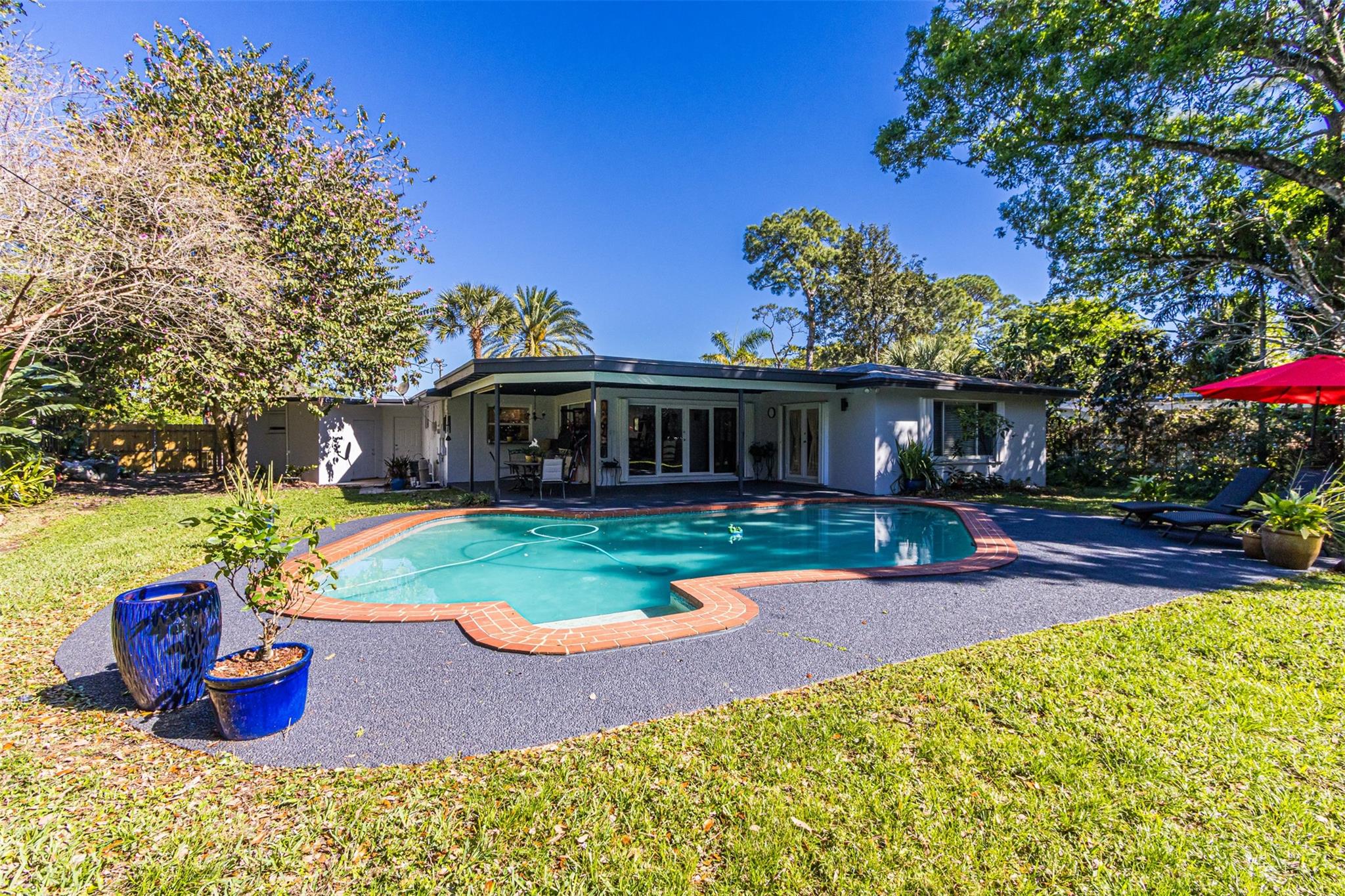 Country Club Estates - Residential