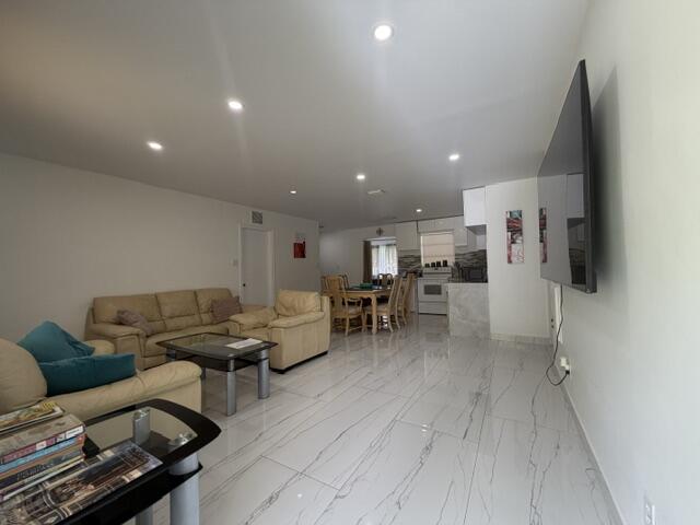 ROYAL PALM VISTA - Residential