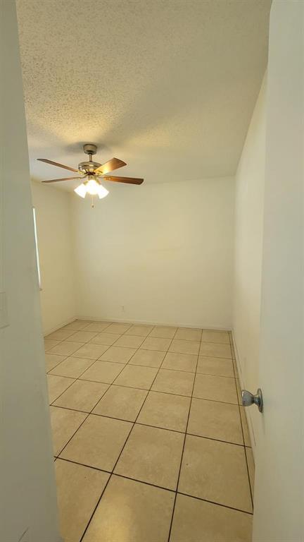 HOLLYWOOD LITTLE RANCHES - Residential Lease