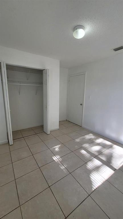 HOLLYWOOD LITTLE RANCHES - Residential Lease