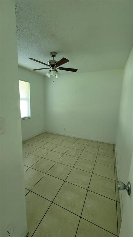 HOLLYWOOD LITTLE RANCHES - Residential Lease
