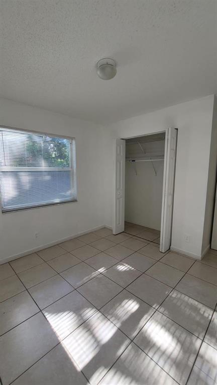 HOLLYWOOD LITTLE RANCHES - Residential Lease