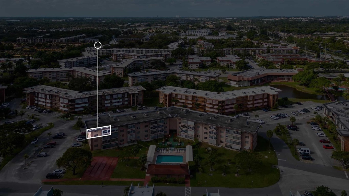 LAUDERDALE OAKS - Residential