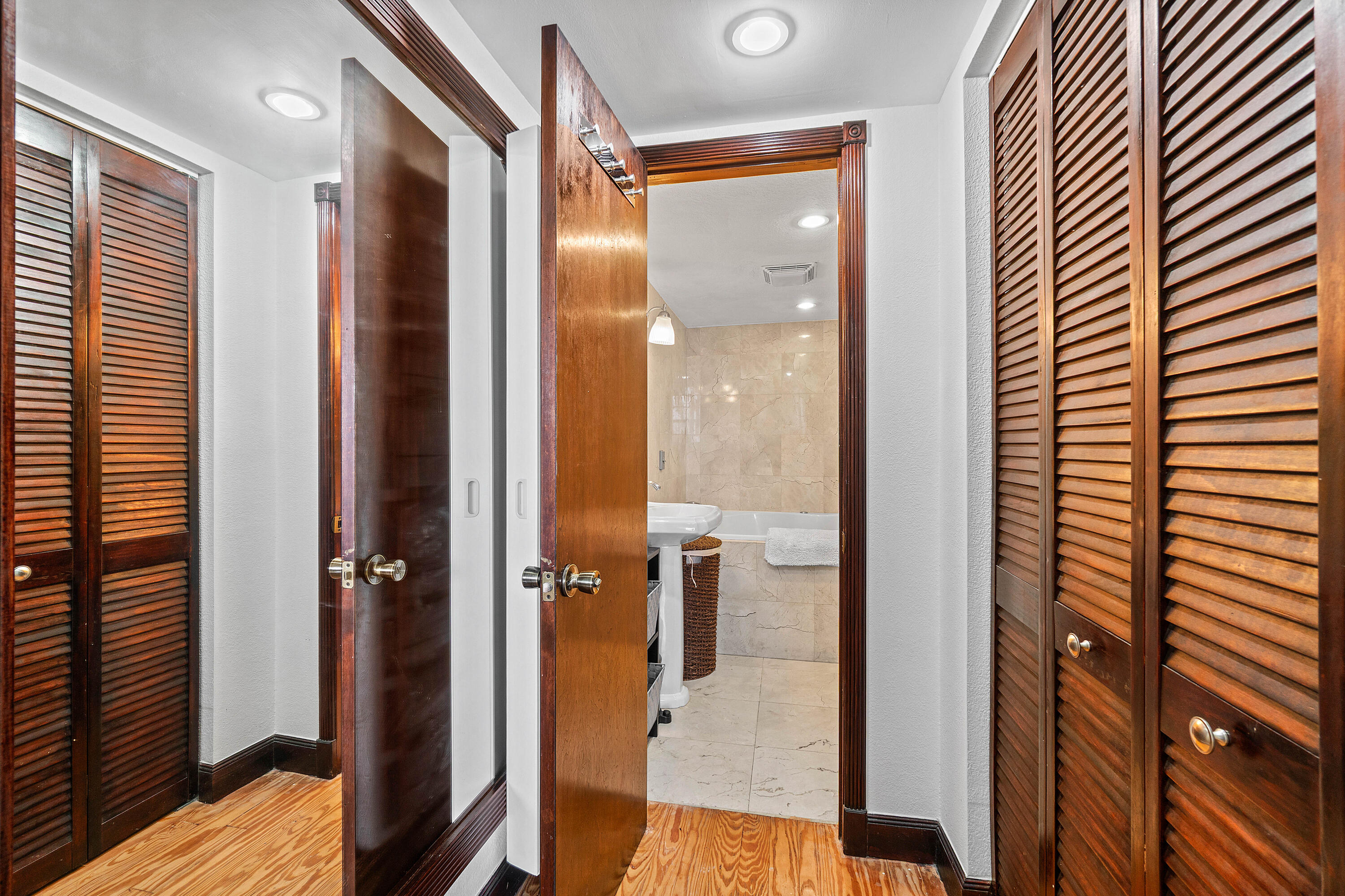 DEER CREEK COUNTRY CLUB - Residential Lease