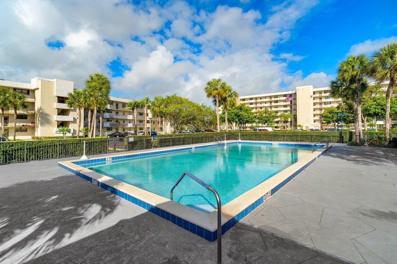 DEER CREEK COUNTRY CLUB - Residential Lease