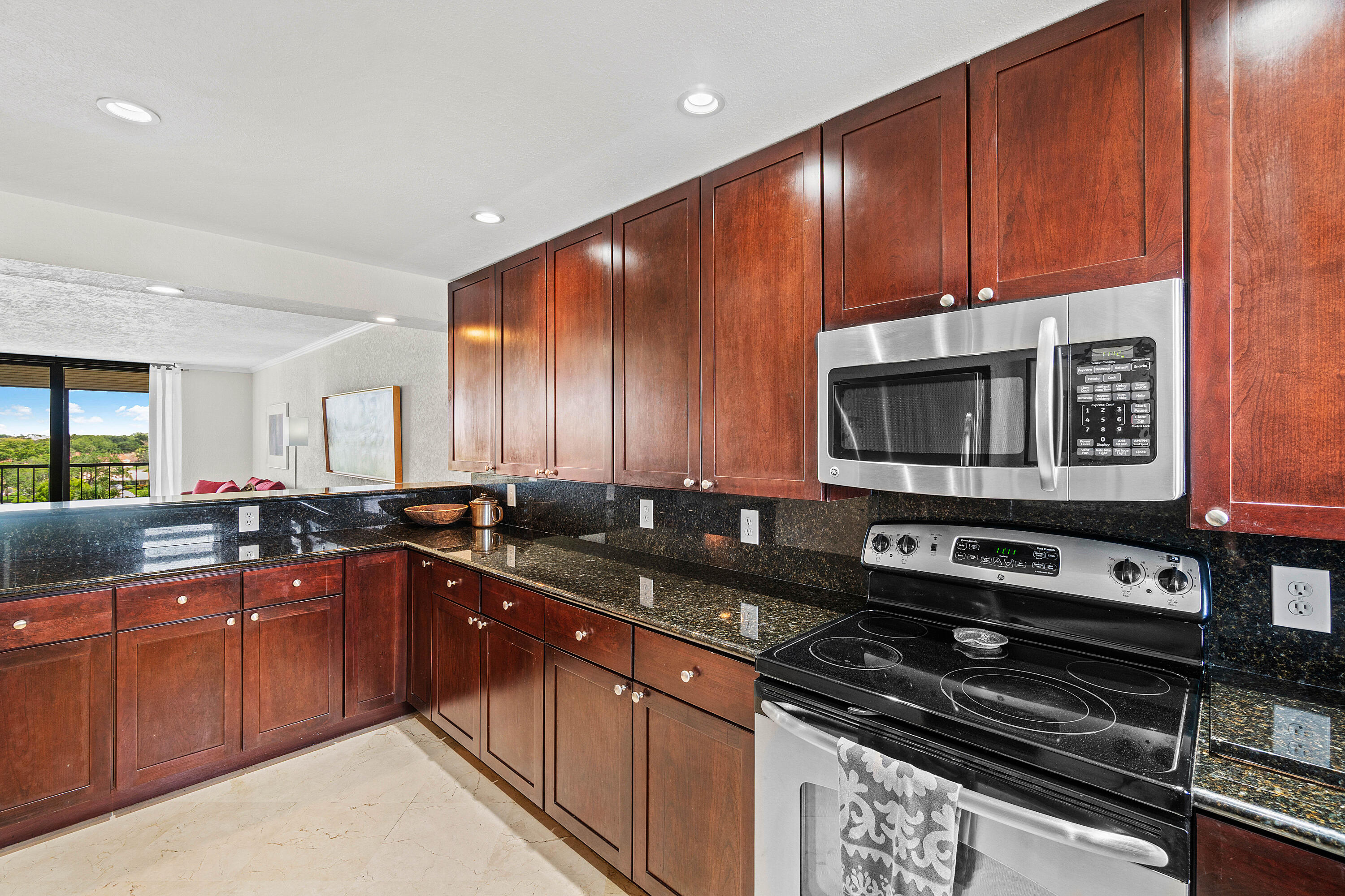 DEER CREEK COUNTRY CLUB - Residential Lease