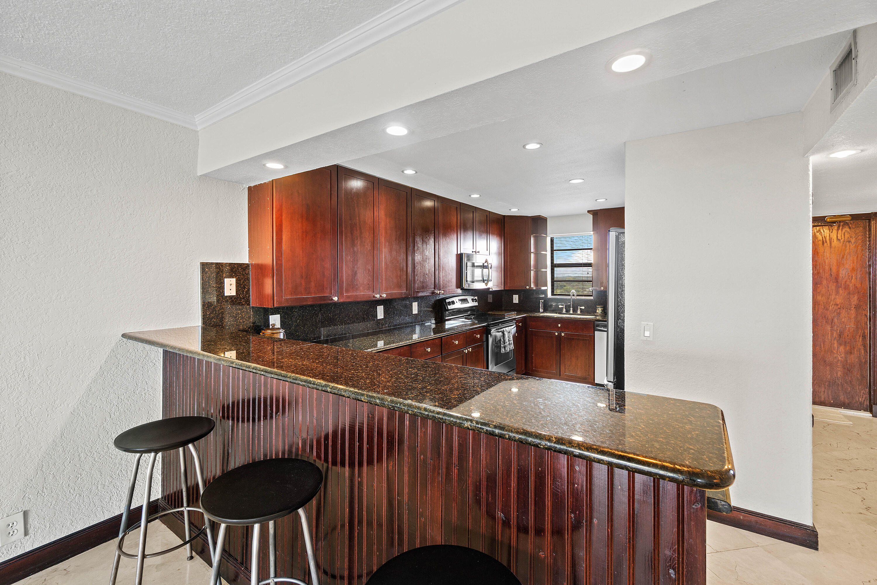 DEER CREEK COUNTRY CLUB - Residential Lease