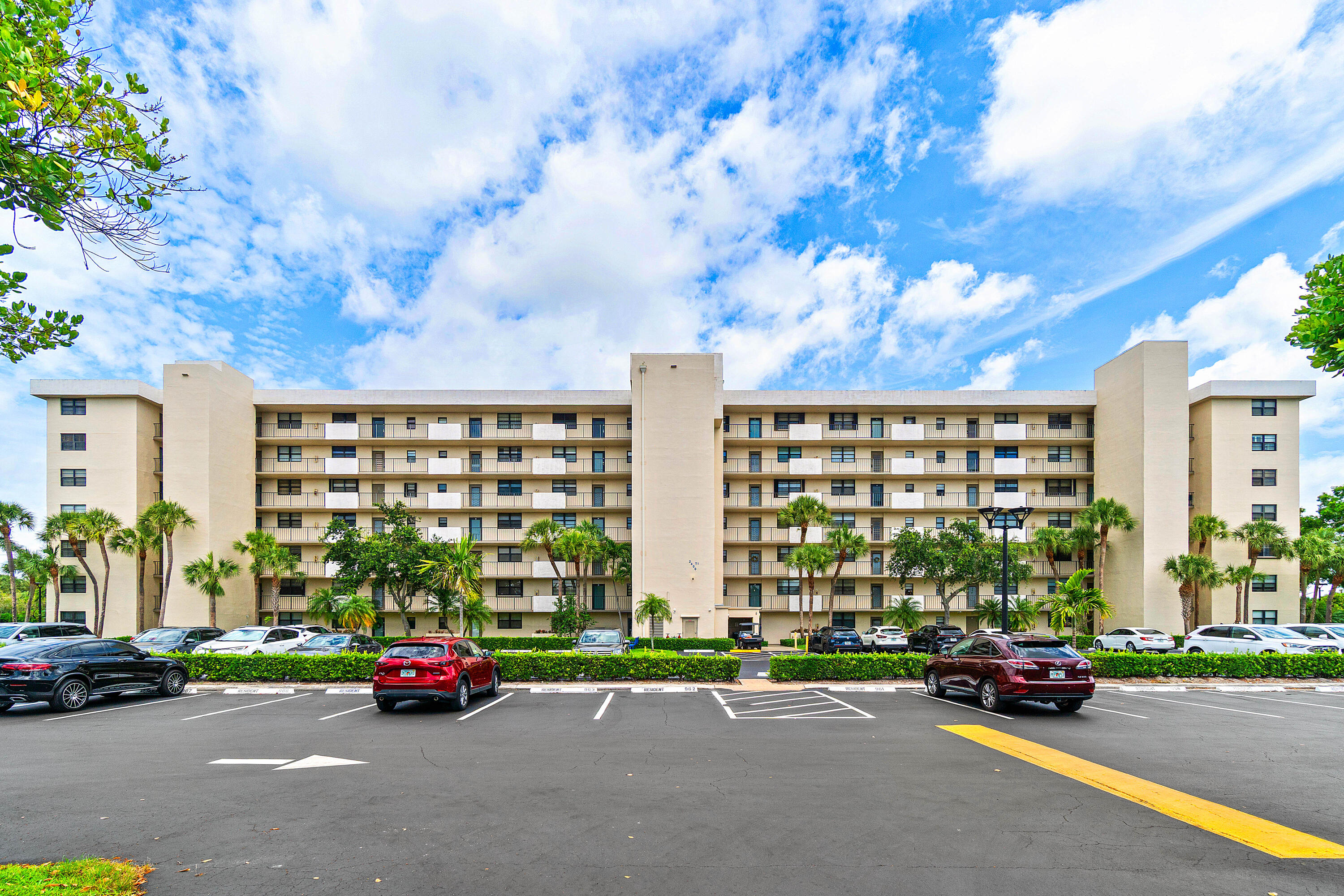 DEER CREEK COUNTRY CLUB - Residential Lease