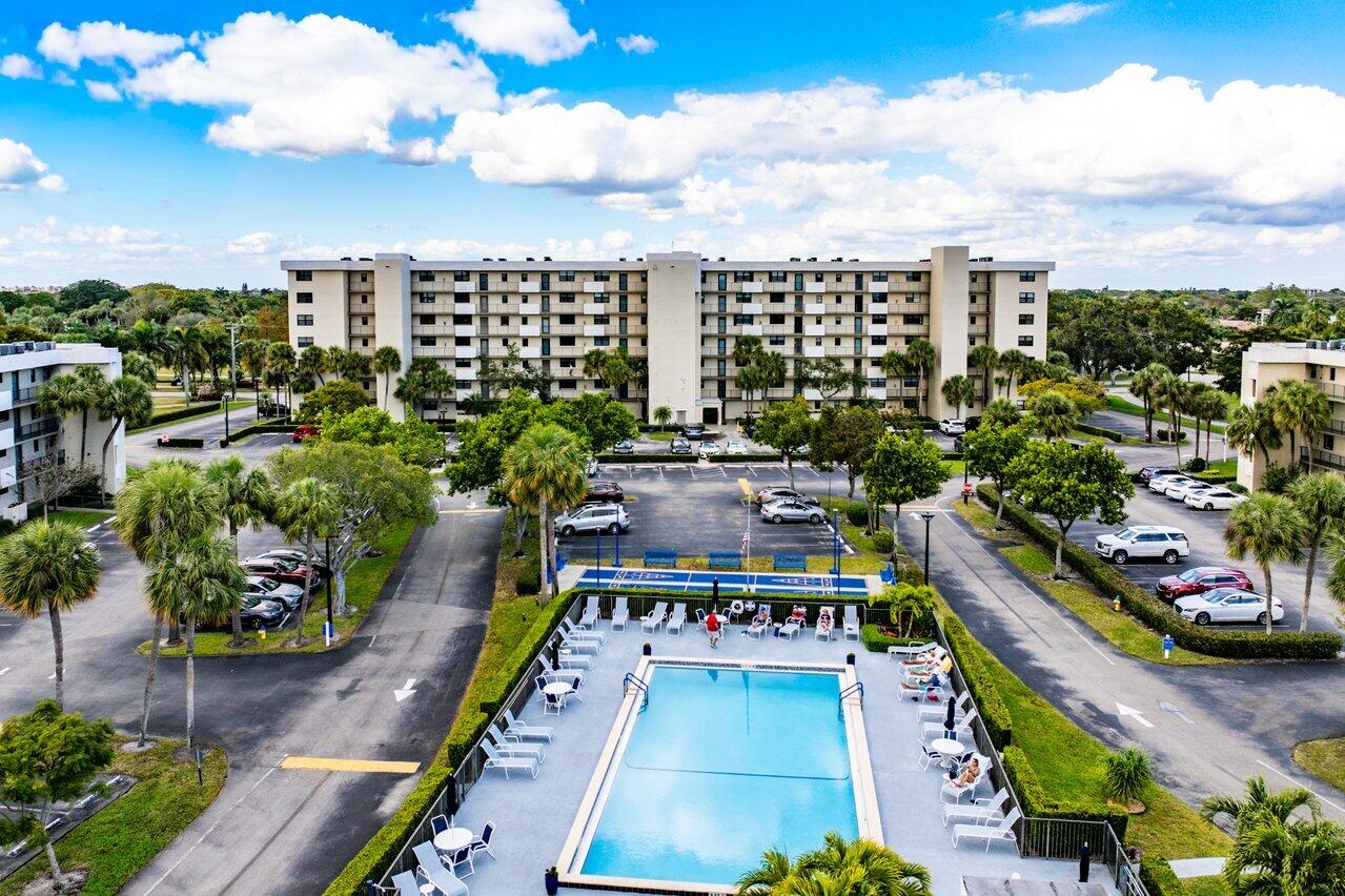 DEER CREEK COUNTRY CLUB - Residential Lease