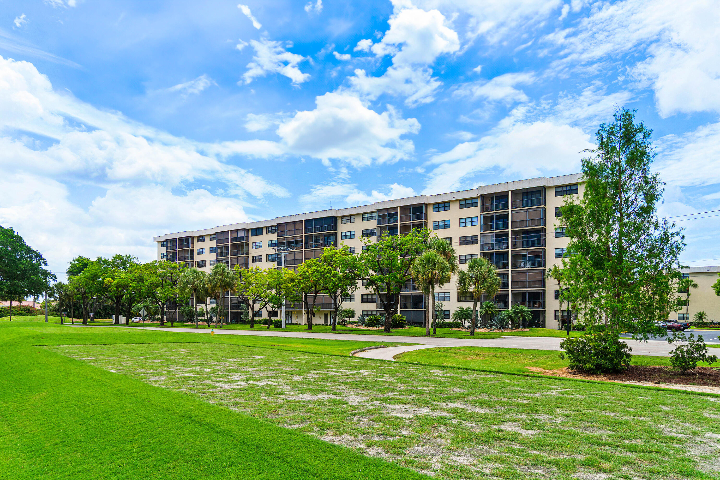 DEER CREEK COUNTRY CLUB - Residential Lease
