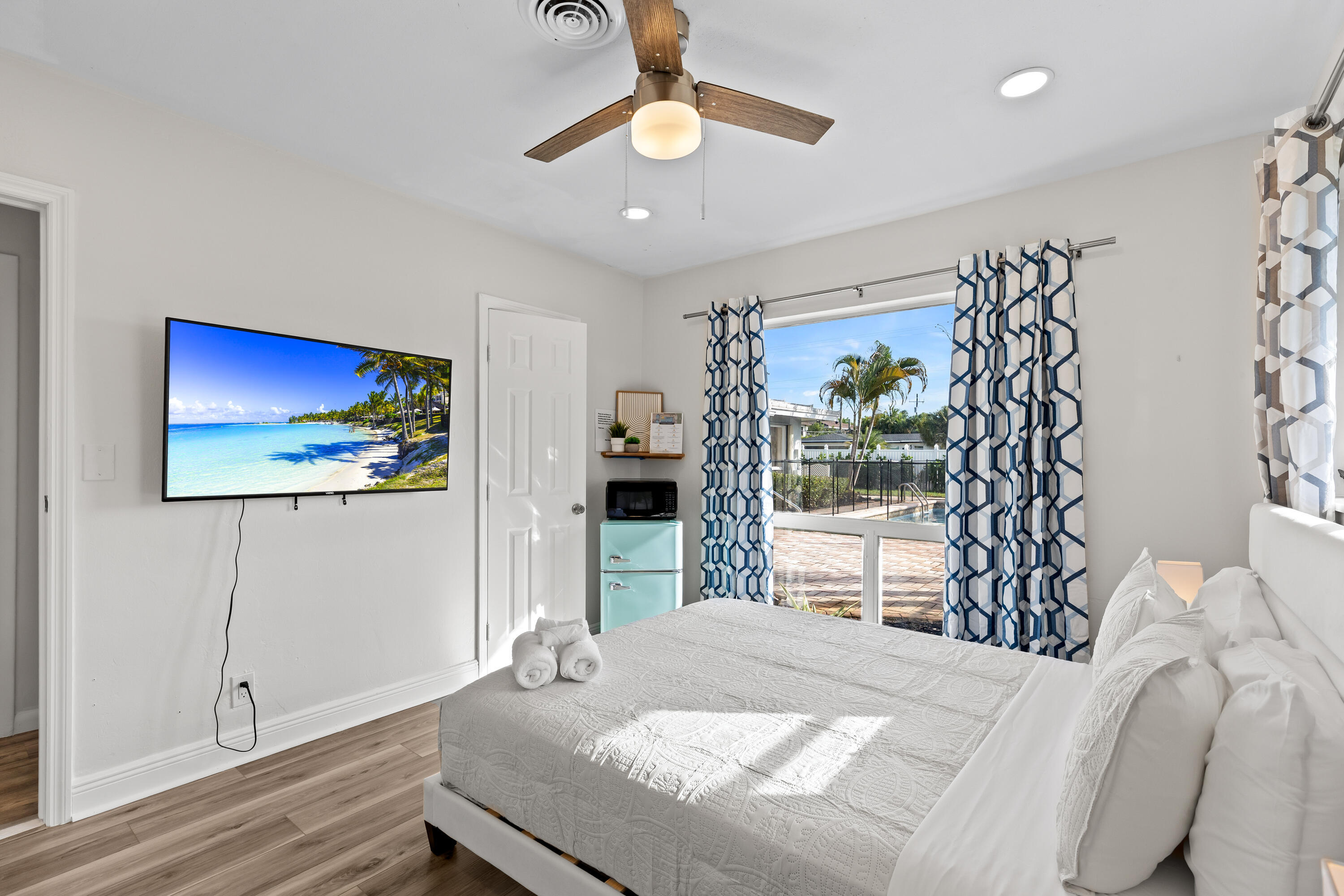 CORAL RIDGE ISLES - Residential Income