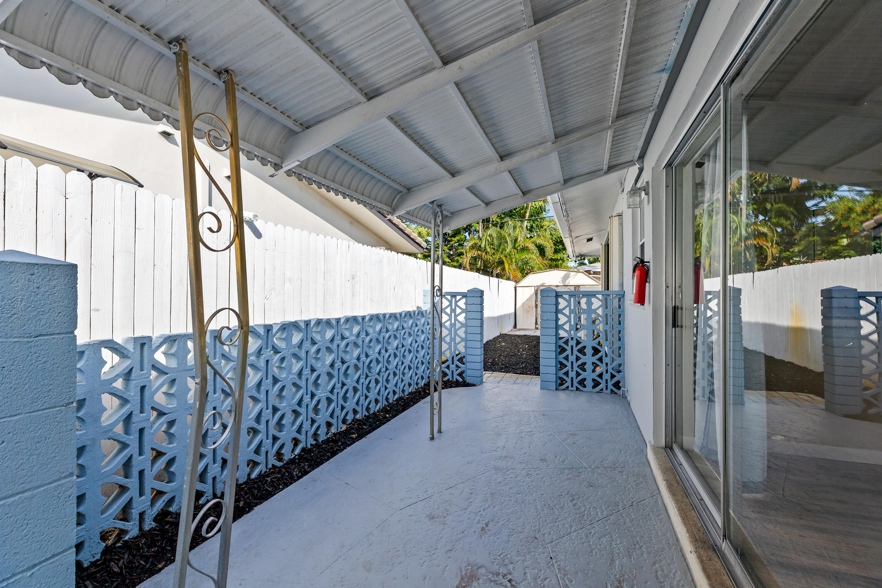 CORAL RIDGE ISLES - Residential Income