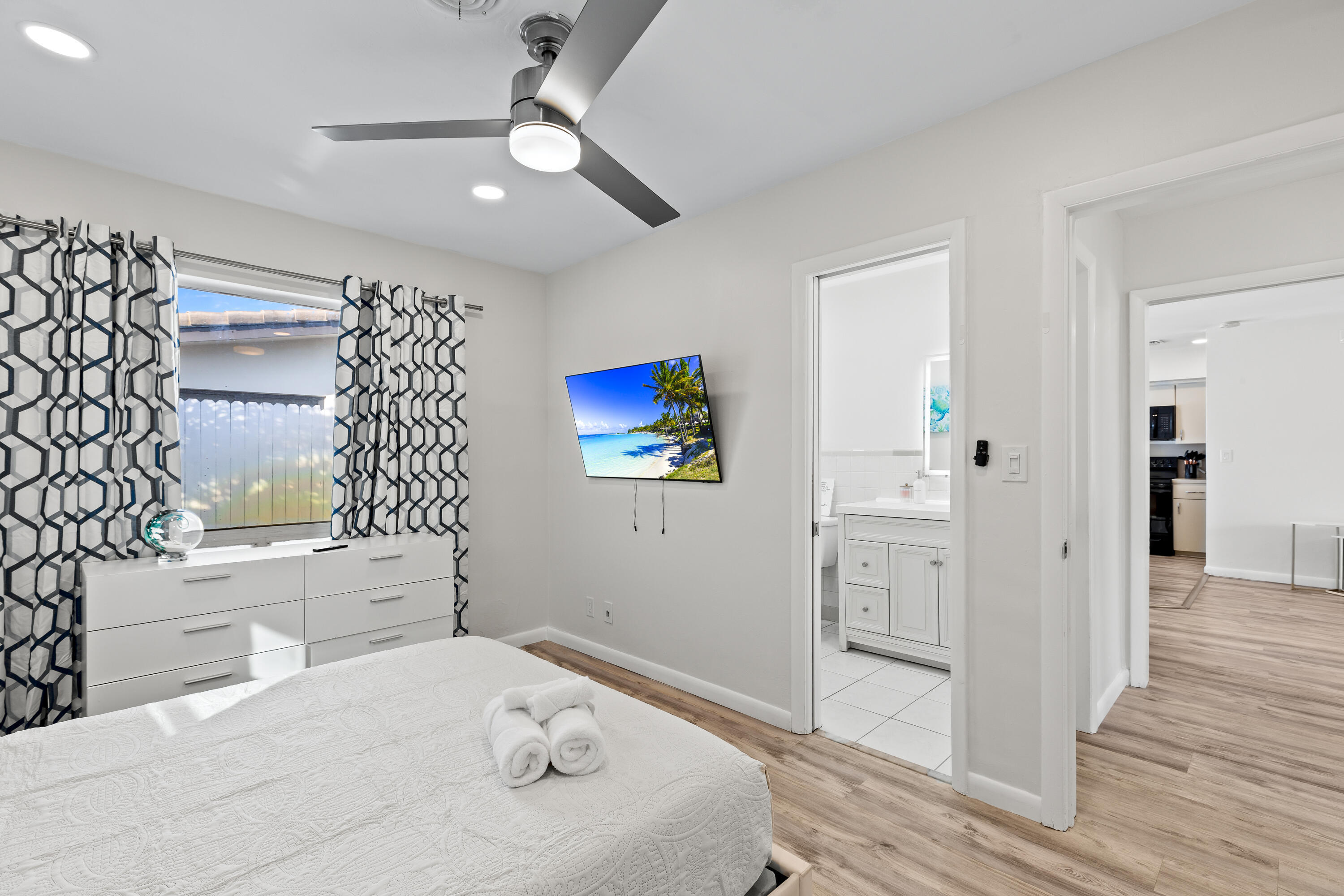 CORAL RIDGE ISLES - Residential Income