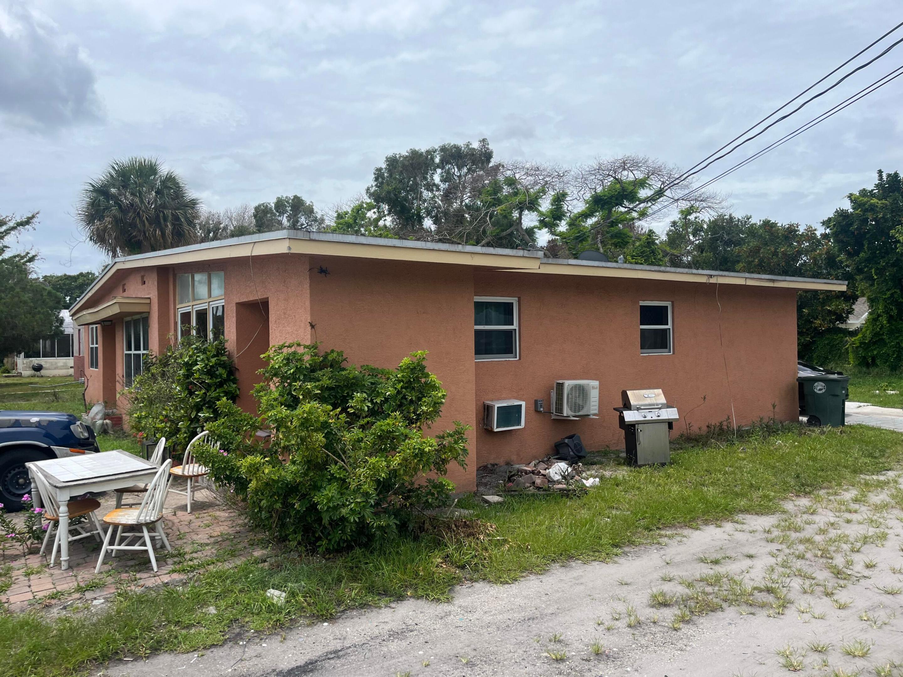 This 3-unit property is located in the heart of Fort Pierce and features long-term, established tenants, providing immediate and reliable rental income. Just minutes from beautiful beaches, popular restaurants, shopping, and local attractions, this property offers both convenience and strong investment potential. With three income-producing units, this is an excellent opportunity for investors seeking steady cash flow. Don't miss your chance to own a true money-making property in a highly desirable location.