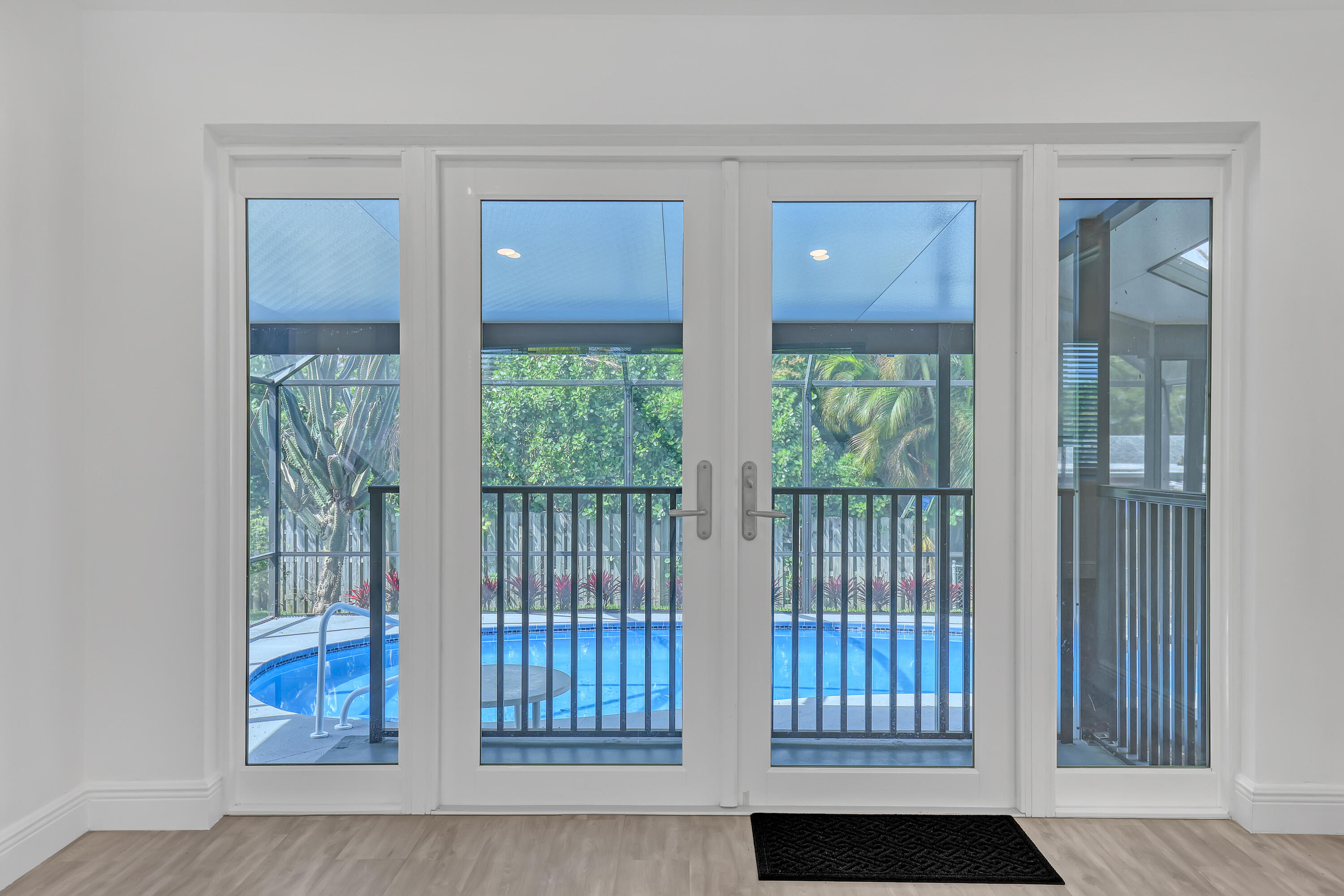 LAKE OSBORNE ESTATES 4 - Residential