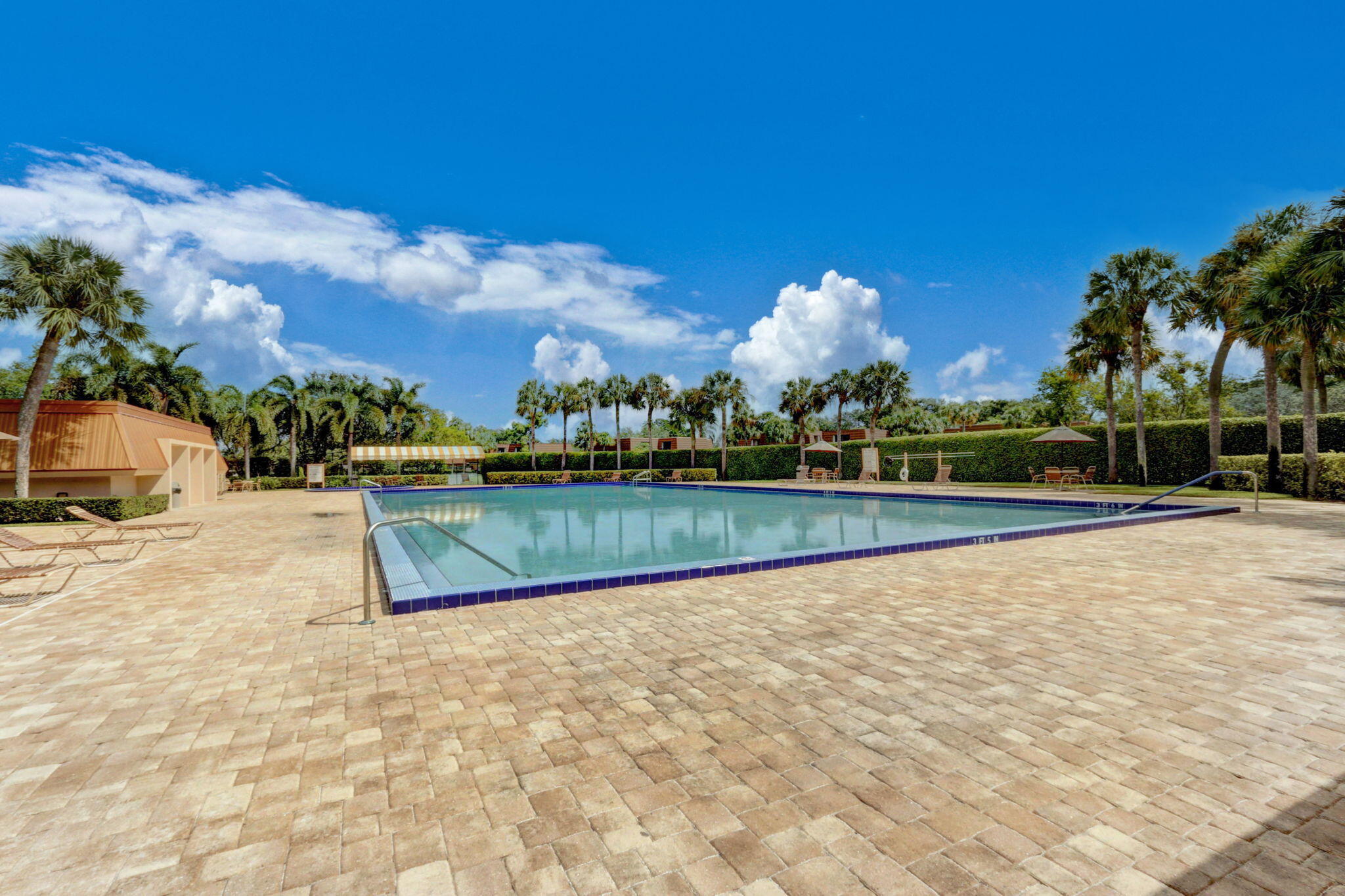 VILLAGE OF SANDALWOOD LAKES 3 - Residential