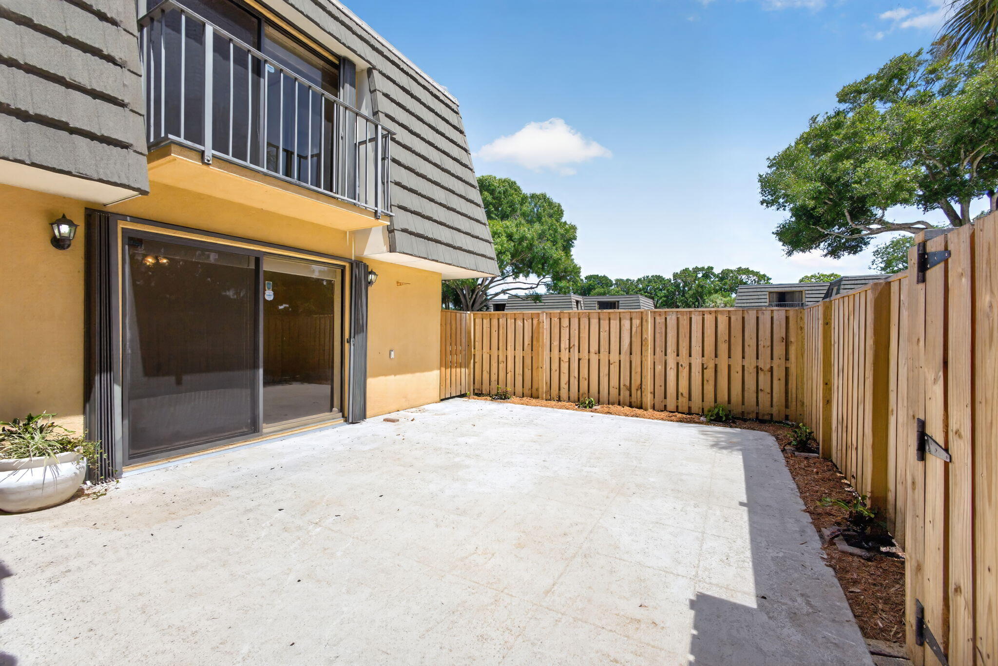 VILLAGE OF SANDALWOOD LAKES 3 - Residential