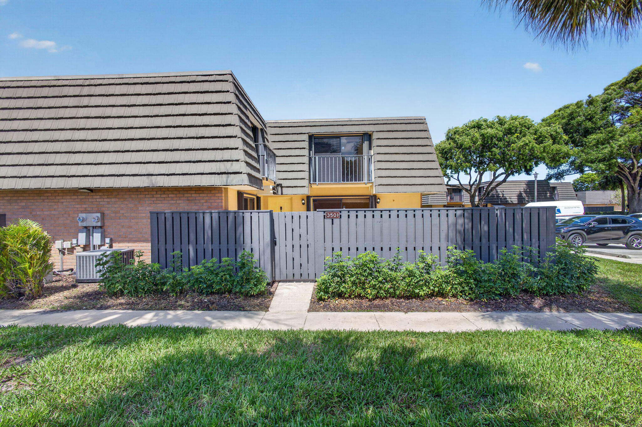 VILLAGE OF SANDALWOOD LAKES 3 - Residential