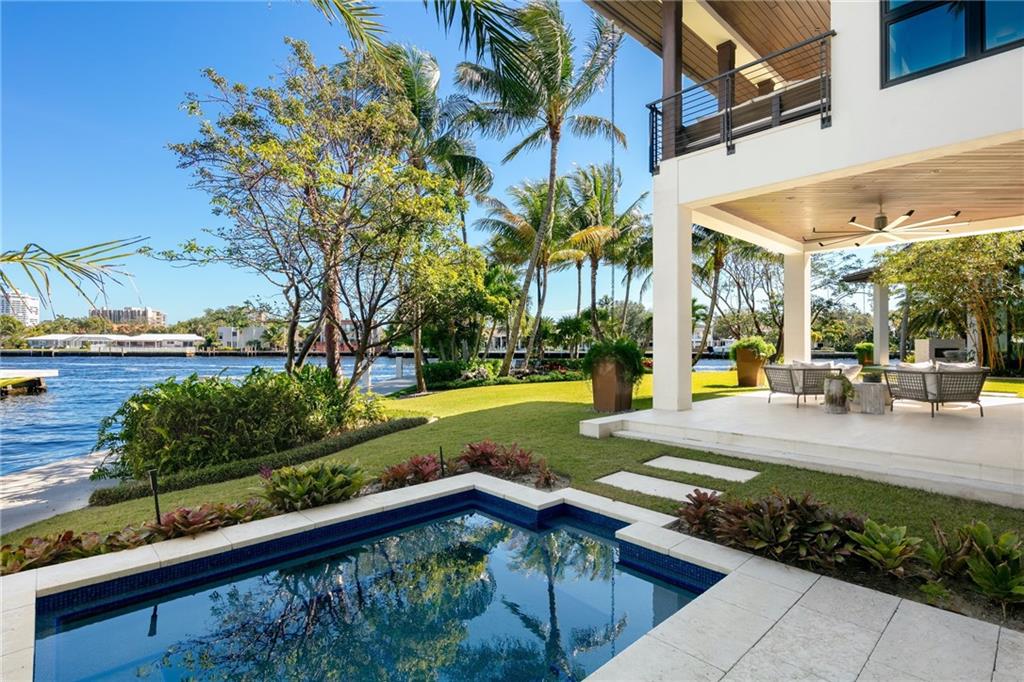 BAY COLONY - Residential