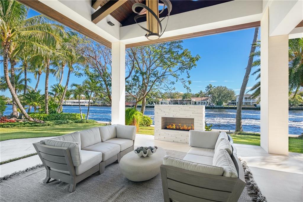 BAY COLONY - Residential