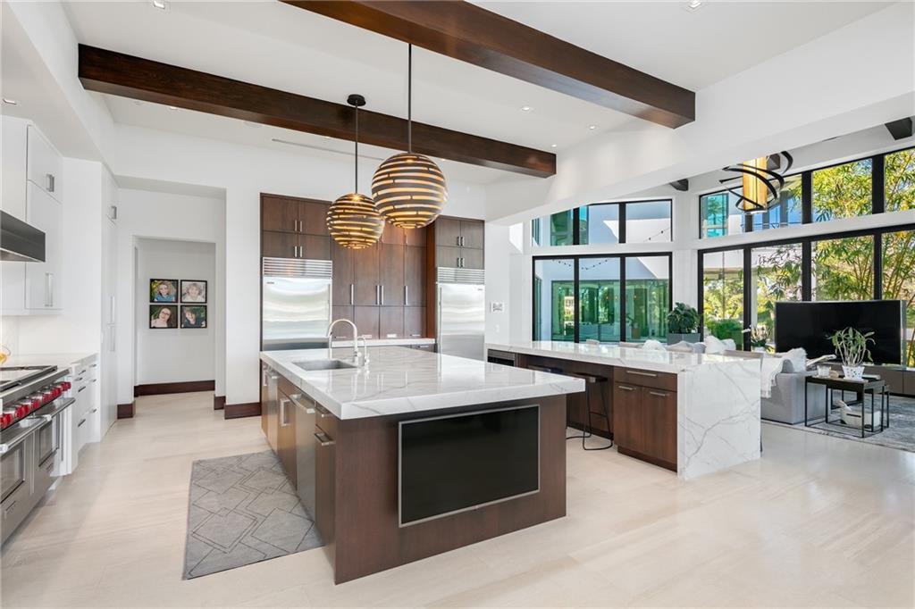 BAY COLONY - Residential