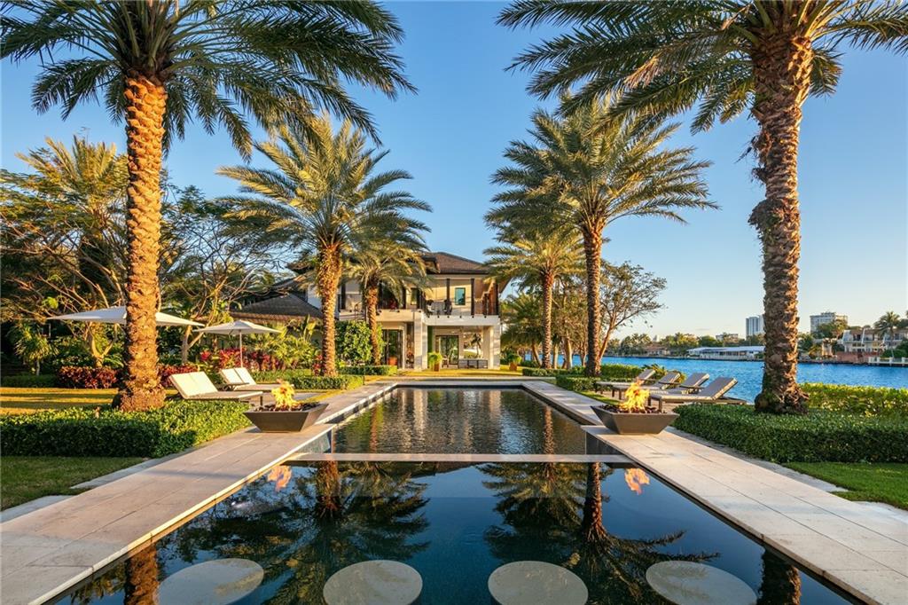 BAY COLONY - Residential