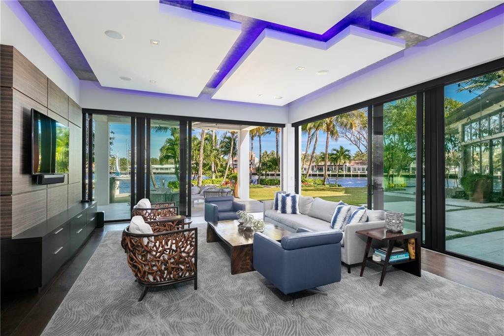 BAY COLONY - Residential