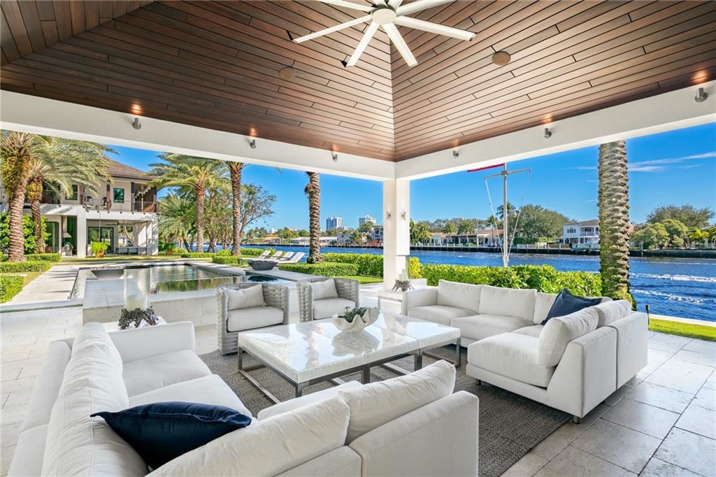 BAY COLONY - Residential