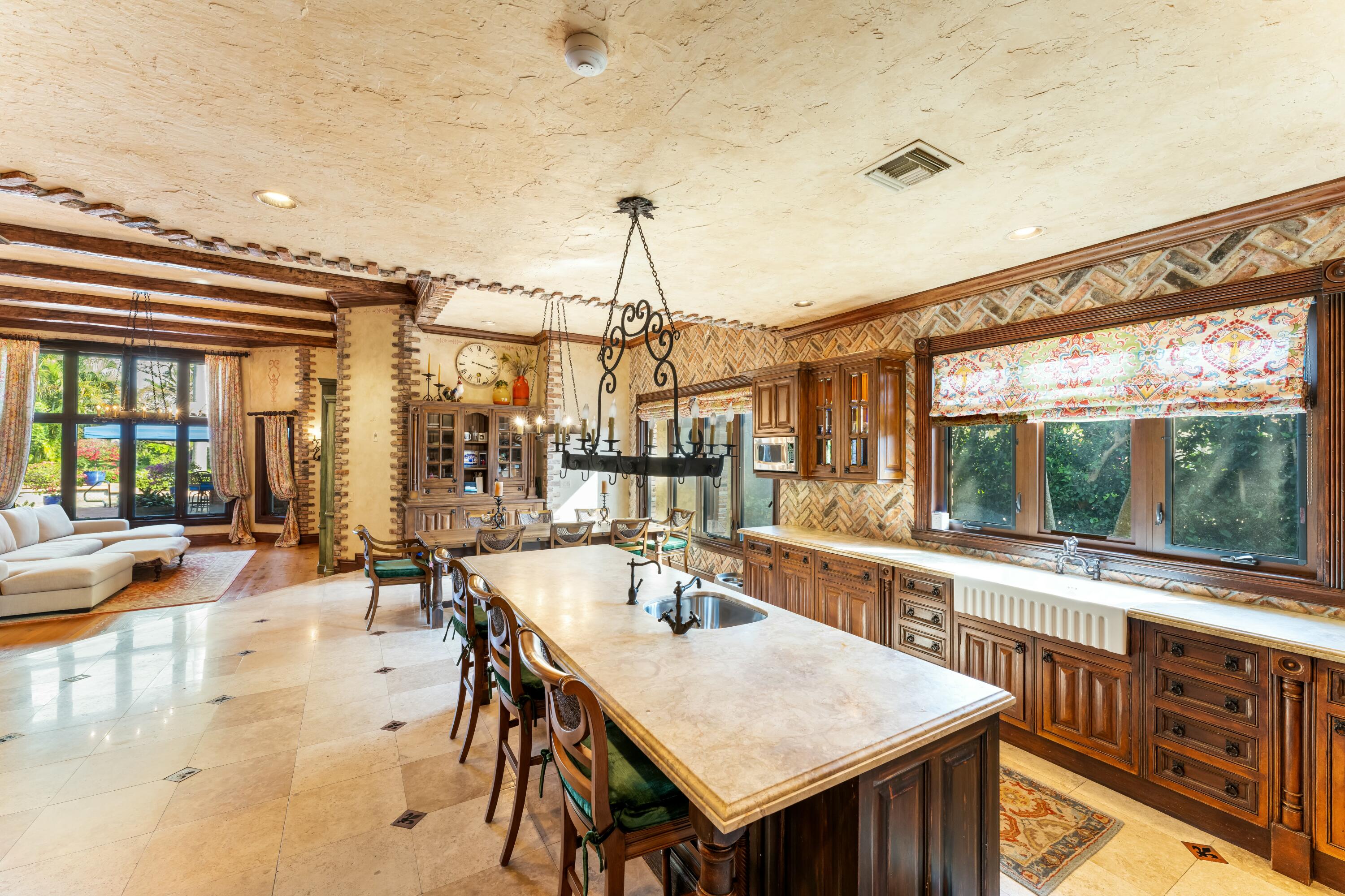 FRENCHMANS CREEK - Residential